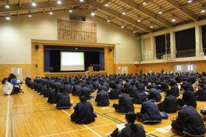 「富士山学Ⅱ」学年全体発表が行われました。