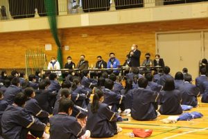 「富士山学Ⅱ」学年全体発表が行われました。