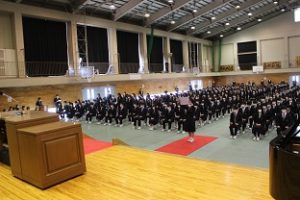 令和４年度表彰状授与式・記念品贈呈式が行われました。