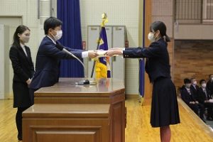 令和４年度表彰状授与式・記念品贈呈式が行われました。
