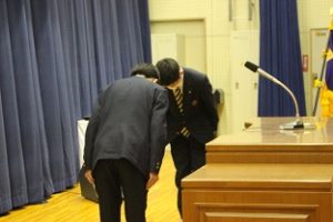 令和４年度表彰状授与式・記念品贈呈式が行われました。