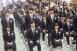 令和４年度第７３回卒業証書授与式が行われました