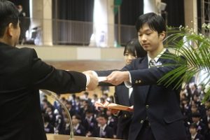 令和４年度第７３回卒業証書授与式が行われました
