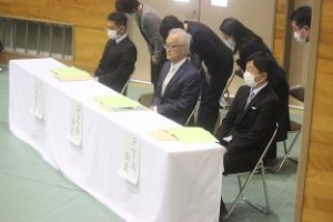 令和４年度第７３回卒業証書授与式が行われました