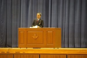 ラグビー元日本代表奥脇教先生の日本代表のジャージ寄贈式が行われました。
