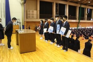 令和４年度納め式を行いました。