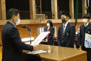 令和４年度納め式を行いました。