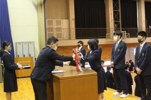 令和４年度納め式を行いました。