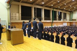 令和４年度納め式を行いました。