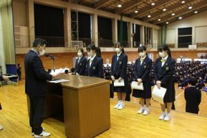 令和４年度納め式を行いました。