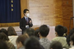 令和５年度PTA学年部会・PTA総会・保護者対象進路説明会が行われました。