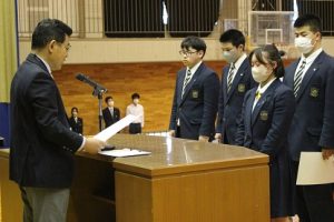 令和５年度全日本選手権大会自転車競技・山梨県高等学校総合体育大会・山梨県高等学校将棋選手権大会の納め式が行われました。