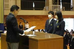 令和５年度全日本選手権大会自転車競技・山梨県高等学校総合体育大会・山梨県高等学校将棋選手権大会の納め式が行われました。