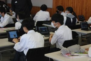 BYOD端末を使った保健の授業の様子です。
