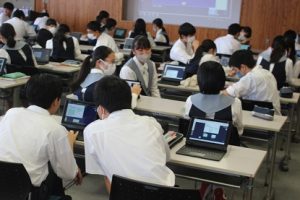 BYOD端末を使った保健の授業の様子です。
