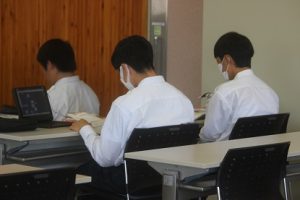 BYOD端末を使った保健の授業の様子です。