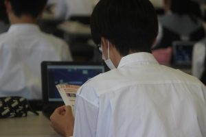 BYOD端末を使った保健の授業の様子です。