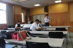 令和５年度納め式、第５５回富士登山強歩大会表彰式、生徒会役員認証式、前期末集会が行われました。