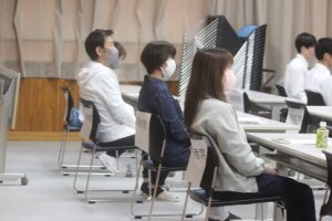 令和５年度理数科 理数探究発表会が行われました。