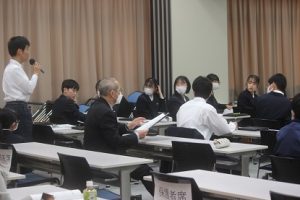 令和５年度理数科 理数探究発表会が行われました。