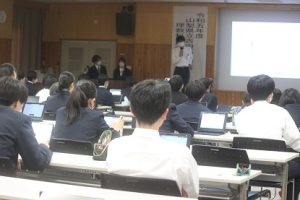令和５年度理数科 理数探究発表会が行われました。