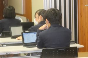 令和５年度理数科 理数探究発表会 第２回が行われました。
