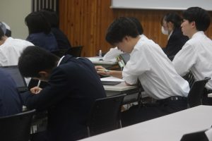 令和５年度理数科 理数探究発表会 第２回が行われました。