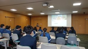 令和５年度理数科企業見学会が行われました。