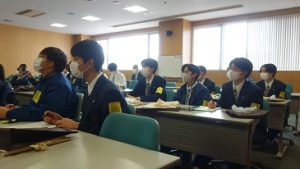 令和５年度理数科企業見学会が行われました。