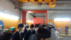 令和５年度理数科企業見学会が行われました。