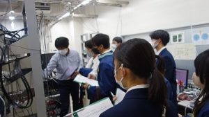 令和５年度理数科企業見学会が行われました。
