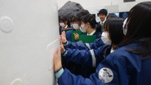 令和５年度理数科企業見学会が行われました。