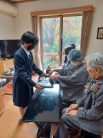 「第１２回吉田高校茶道部・渡辺社中合同茶会」が開催されました。