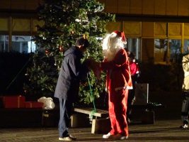 令和５年度クリスマスツリー点灯式が行われました。