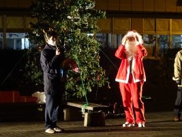 令和５年度クリスマスツリー点灯式が行われました。