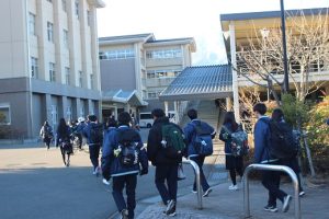 令和５年度山梨県高等学校県下一斉「通学時マナーアップ運動」５回目が行われました。