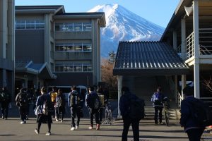 令和５年度山梨県高等学校県下一斉「通学時マナーアップ運動」５回目が行われました。