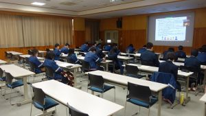 「合格を勝ち取るための最後の小論文対策２０２４」が行われました。