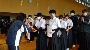 祝　優勝　弓道部東日本大会山梨県予選