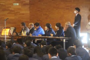 総合的な探究の時間「富士山学Ⅱ」全体発表会が行われました。