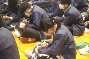 総合的な探究の時間「富士山学Ⅱ」全体発表会が行われました。