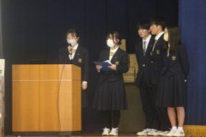 総合的な探究の時間「富士山学Ⅱ」全体発表会が行われました。