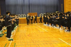 令和５年度離任式が行われました。