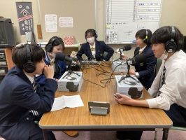 お昼の校内放送ラジオ「ボナペティ」の様子です。