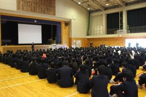 自転車安全利用推進校指定式・交通安全教室が開催されました。
