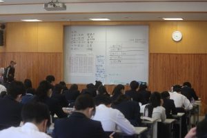 令和６年度理数科登校学習会が行われています。