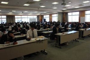 令和６年度理数科登校学習会が行われています。
