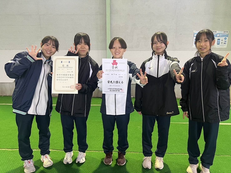 陸上部　助詞 祝 陸上部女子 山梨県高等学校駅伝競走大会 総合第５位入賞 関東大会出場資格獲得 | 山梨県立吉田高等学校