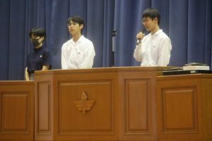 令和６年度前期末集会・納め式・富士登山強歩大会表彰式・生徒会役員認証式が行われました。