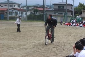 「ルールを守ればルールがあなたを守ってくれる！！」令和６年度自転車交通安全教室が行われました。